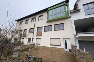 Haus kaufen in 97493 Bergrheinfeld, Bergrheinfeld - Platz für neue Wohnideen! Großzügiges Wohn- und Geschäftsgebäude in Bergrheinfeld zu verkaufen