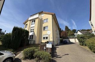 Wohnung mieten in Am Holte 16c, 45549 Sprockhövel, 2,5 Zi. DG Whg. mit Tageslicht-Bad, EBK, Balkon, Gäste-WC. Bei Bedarf Garage sowie 2 Stellplätze.
