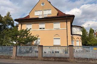Wohnung mieten in Luitpoldstraße 11, 95326 Kulmbach, Großzüige, helle, gut geschnitte DG-Wohnung mit tollen Deckenhöhen direkt am Stadtpark zu vermieten