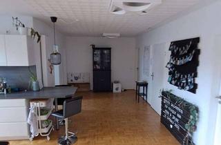 Wohnung mieten in Melanchthonplatz, 44536 Lünen, Attraktive 4-Zimmer-Dachgeschosswohnung mit gehobener Innenausstattung mit Balkon und EBK in Lünen