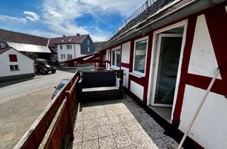 Haus kaufen in 35088 Battenberg, Charmantes Fachwerkhaus mit Scheune und Balkon
