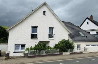 Haus kaufen in 32602 Vlotho, Solides Zweifamilienhaus mit Potenzial in Vlotho!