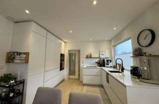 Wohnung mieten in 53773 Hennef, Großzügige 4-Zimmer-Wohnung (120 m²) mit Souterrain, Terrasse & Garten in Hennef-Stoßdorf