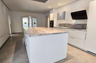 Wohnung mieten in 59759 Arnsberg, Renovierte 3 Zimmer Wohnung mit Terrasse und eigenem Garten
