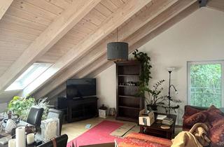 Wohnung mieten in Esterwagnerstraße xx, 85635 Höhenkirchen-Siegertsbrunn, Ruhige, großzügige 2,5 Zimmer DG-Wohnung für Singles und Paare, Loggia, 2min zu S-Bahn und aufs Feld