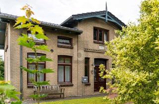 Haus kaufen in 24601 Wankendorf, HISTORISCHES WOHNENSEMBLE MIT KUTSCHERHAUS