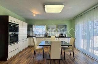 Haus kaufen in 55545 Bad Kreuznach, Familientraum mal zwei - Zweifamilienhaus mit Gartenidylle und Balkon!