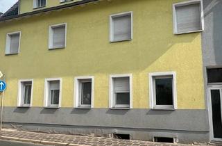Wohnung kaufen in 90513 Zirndorf, Zirndorf - Charmante 4-Zimmer-Wohnung mit ausgebautem Dachgeschoss