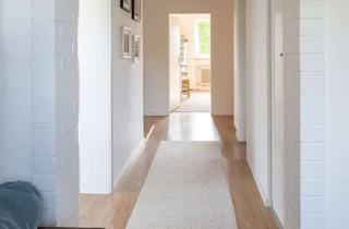 Wohnung kaufen in 82402 Seeshaupt, Ruhig gelegene, großzügige 4-Zimmer-Wohnung mit separatem Dachstudio und Garten in Seenähe