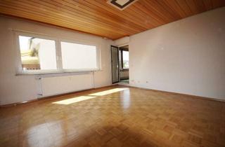 Wohnung kaufen in 71229 Leonberg, Charmante 3-Zimmer Wohnung mit Loggia & Einzelgarage