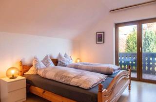 Wohnung mieten in Simonswinkel 19, 79877 Friedenweiler, Geschmackvolle 3-Zimmer-Dachgeschosswohnung mit Balkon und Einbauküche in Friedenweiler