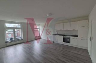 Wohnung mieten in Marktstraße 161, 26382 Bant, Exklusives Wohnen im historischen Schulgebäude - 2-Zimmer-Wohnung mit Stil und Geschichte