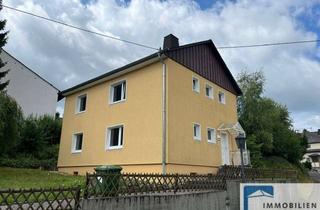 Haus kaufen in 56242 Nordhofen, Solides Zweifamilienhaus mit Potenzial in Nordhofen!