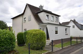 Einfamilienhaus kaufen in 34576 Homberg, Vielseitig nutzbares Einfamilienhaus auf zwei Ebenen in ruhiger Lage zu verkaufen!