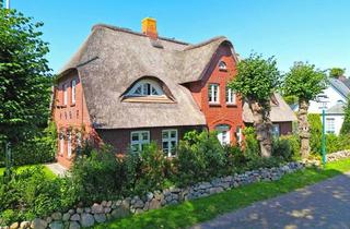 Haus kaufen in 25938 Nieblum, Luxuriöses Kapitänshaus unter Reet