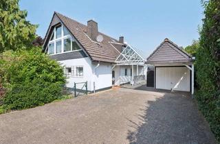 Einfamilienhaus kaufen in 51519 Odenthal, Repräsentatives Einfamilienhaus mit sonnigem Garten in Odenthal
