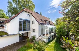 Einfamilienhaus kaufen in 82194 Gröbenzell, Großzügiges Einfamilienhaus mit individuellem Charme in idyllischer, zentraler Lage