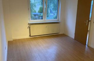 Wohnung mieten in Kleine Hammerstr., 45326 Altenessen-Süd, UNI-nah gelegene WG-geeignete 2,5-R. renov. Whg. Ecke Berthold-Beitz-Boulevard / Kleine-Hammers Str.