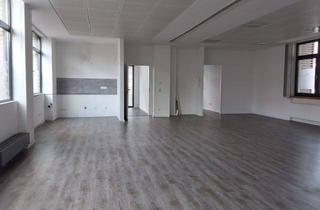 Wohnung mieten in Bahnhofstraße 5a, 65795 Hattersheim, Riesige 4,5-Zimmerwohnung in zentraler Lage in Eddersheim