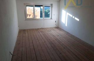 Haus kaufen in 01844 Neustadt, Zweifamilienhaus zum Ausbau vorbereitet und teilentkernt in der Sächsischen Schweiz mit Potenzial