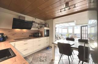 Haus kaufen in 34516 Vöhl, Zweifamilienhaus ca 160 m² Wohnfläche, Kamin und Garten – nahe dem Edersee!