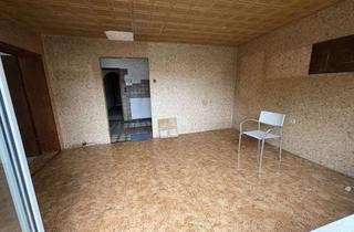 Mehrfamilienhaus kaufen in 92268 Etzelwang, Investieren und entwickeln: Sanierungsbedürftiges Mehrfamilienhaus