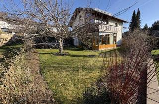 Haus mieten in Arnold-Böcklin-Straße 26, 78141 Schönwald, Modernisiertes Einfamilienwohnhaus ruhig gelegen mit Kachelofen und EBK.