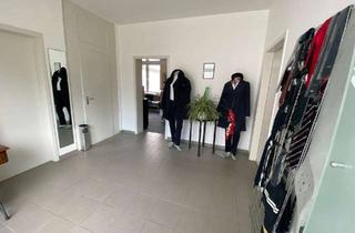 Gewerbeimmobilie kaufen in 40545 Oberkassel, Seltene Gelegenheit! Barrierefreie Büro-/Praxisfläche in Oberkassel - Haus-im-Haus-Konzept