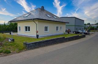 Gewerbeimmobilie kaufen in Auf Silchenrath, 56729 Kirchwald, Exklusives Zweifamilienhaus mit moderner Lagerhalle – Wohnen & Arbeiten in perfekter Symbiose!