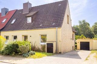 Doppelhaushälfte kaufen in 24211 Preetz, Preetz - Attraktive Doppelhaushälfte in Preetz mit Einliegerwohnung und Garten