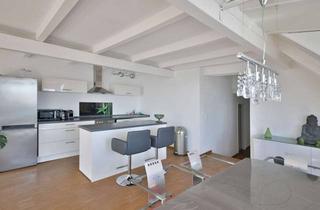 Wohnung kaufen in 67487 Maikammer, Über den Dächern Maikammers! Helle DG-Wohnung, möbliert, inkl. Stellplatz und toller Dachterrasse!