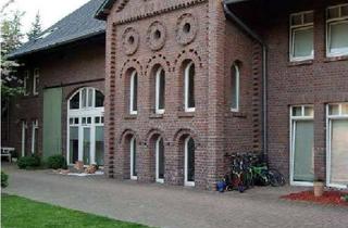 Wohnung kaufen in Wevelinghovener Straße 14, 41515 Grevenbroich, Ein Unikat zum Verlieben: EG-Wohnung mit Gartenanteil in Scheunenambiente