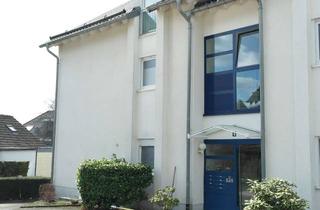 Wohnung mieten in Am Quellengrund, 51709 Marienheide, Dachgeschoss-Mietwohnung mit 3 Zimmern, Balkon und 2 Außenstellplätzen