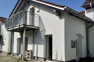 Wohnung mieten in 87757 Kirchheim, Reihenmittelhausartige Wohnung mit Balkon, 2 Stellplätzen – kein Garten, zentrale Lage