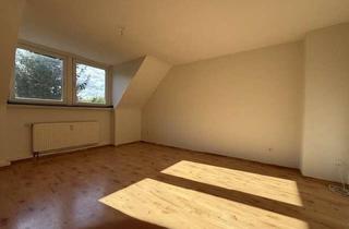 Wohnung mieten in Kampstr. 21, 45355 Bochold, Helle und freundliche Dachgeschosswohnung in Essen-Borbeck.