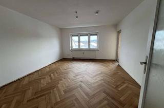 Wohnung mieten in Ludwig-Zeller-Straße, 83395 Freilassing, Sanierte 3-Zimmer-Wohnung mit Balkon und neuer Einbauküche