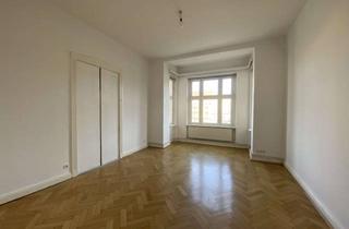 Wohnung mieten in Rognitzstraße 13, 14059 Charlottenburg (Charlottenburg), Renovierungsbedürftige Wohnung in zentraler Lage