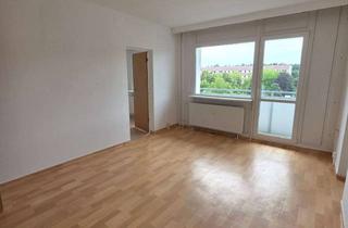 Wohnung mieten in Keplerstraße 19, 19063 Mueßer Holz, gut geschnittene 4-Raum-Wohnung mit zwei Balkonen und Wannenbad
