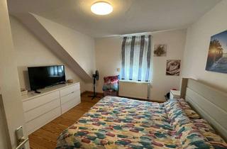 Wohnung mieten in Weißenburgstraße, 67659 Innenstadt, Schöne 3 ZKB-Dachgeschosswohnung mit Garten!