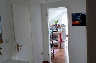 Wohnung mieten in Röntgenstr. 12, 76351 Linkenheim-Hochstetten, Stilvolle 4-Zimmer-Dachgeschosswohnung mit Balkon und Einbauküche in Linkenheim-Hochstetten
