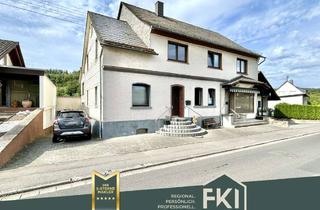 Haus kaufen in 57629 Atzelgift, **Geräumiges Wohnhaus mit großzügiger Gewerbefläche in Atzelgift**