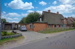 Haus kaufen in 24791 Alt Duvenstedt, Reetdachhaus mit Geschichte und Charme – Friesenstil trifft modernen Wohnkomfort