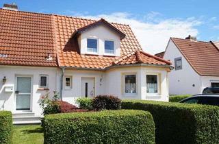 Haus kaufen in Theodor-Storm-Weg 18, 23746 Kellenhusen, renoviertes Doppelhaus in beliebter Lage, Gästehaus im Garten, 300m zum Strand