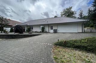 Haus kaufen in Waldstr.. 11, 52372 Kreuzau, Freistehender Bungalow in direkter Waldrandlage