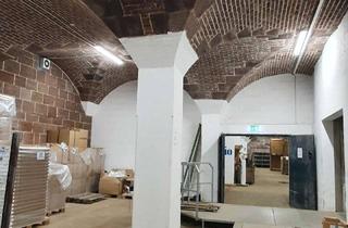 Lager mieten in Gottfried-Keller-Straße 18c, 70435 Zuffenhausen, Exklusive Lager-und Logistikfläche mit Rampe!