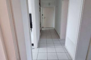 Wohnung mieten in 86179 Haunstetten, Modernisierte 3,5-Zimmer-Wohnung mit Balkon und EBK in Augsburg