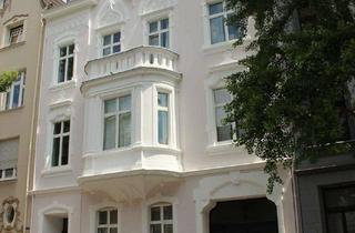 Wohnung mieten in 41236 Rheydt, Exklusive 4-Raum-Altbauwohnung mit Balkon und Einbauküche in MG-Rheydt, Brucknerallee