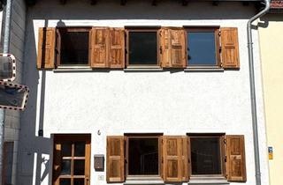 Haus kaufen in 84130 Dingolfing, Familienfreundliches Stadthaus in zentraler Lage von Dingolfing für Eigennutzer und Kapitalanleger