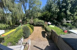 Haus kaufen in 42799 Leichlingen, Sanierungsbedürftiges RMH mit S-O Garten, 2 Balkonen & Einzelgarage/ traumhafte Lage von Leichlingen