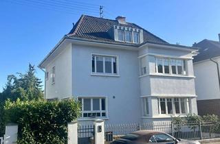 Villa kaufen in 68723 Schwetzingen, OSTSTADT - Freistehende Stadt-Villa aus den “30gern” in Top-LAGE von Schwetzingen.